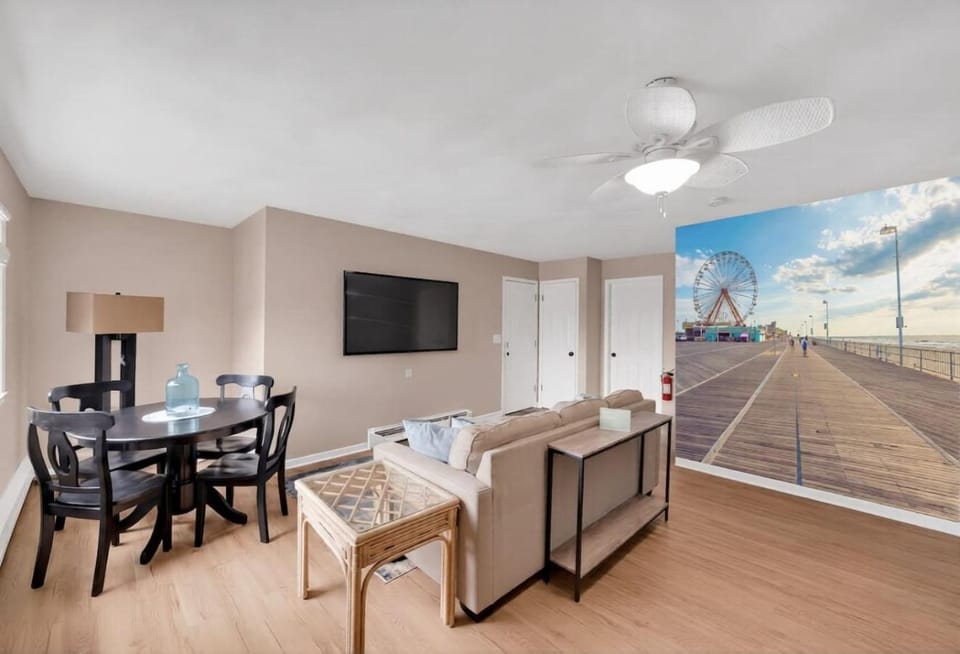Between Tides 2BR Walk to Beach Unit C Apartment in Seaside Park