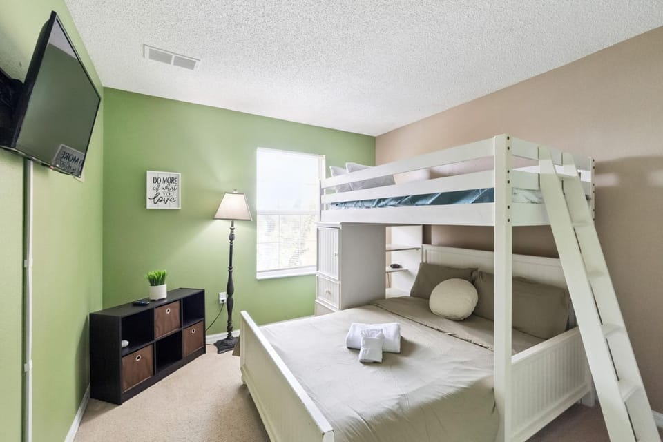 Bed, bunk bed, towels