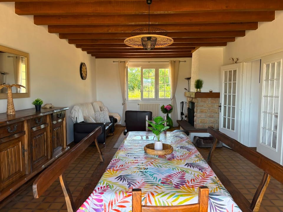 Living room, Meals