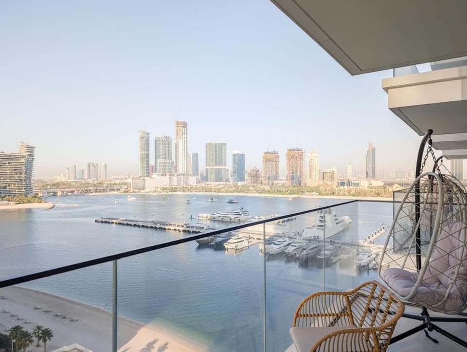 FIRST CLASS 1BR Beachfront Bliss Sea Views Apartment in Dubai