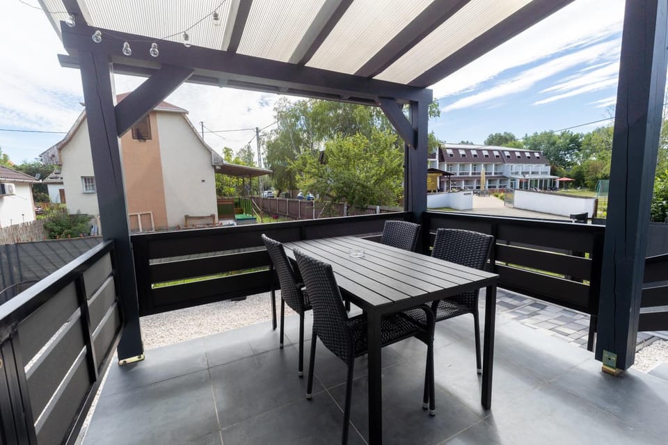 Garden, Balcony/Terrace