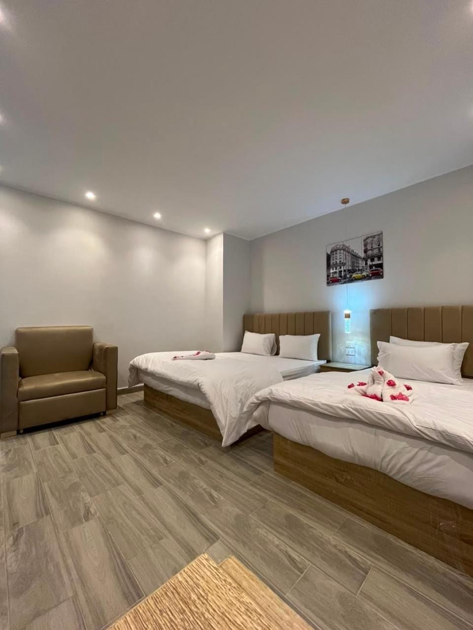 Bed, Living room, Photo of the whole room, Seating area, Bedroom, towels