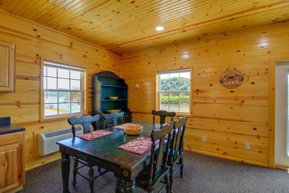 Boat, Fish, Swim! Draper Unit w/ Lake-View Deck Apartment in Claytor Lake