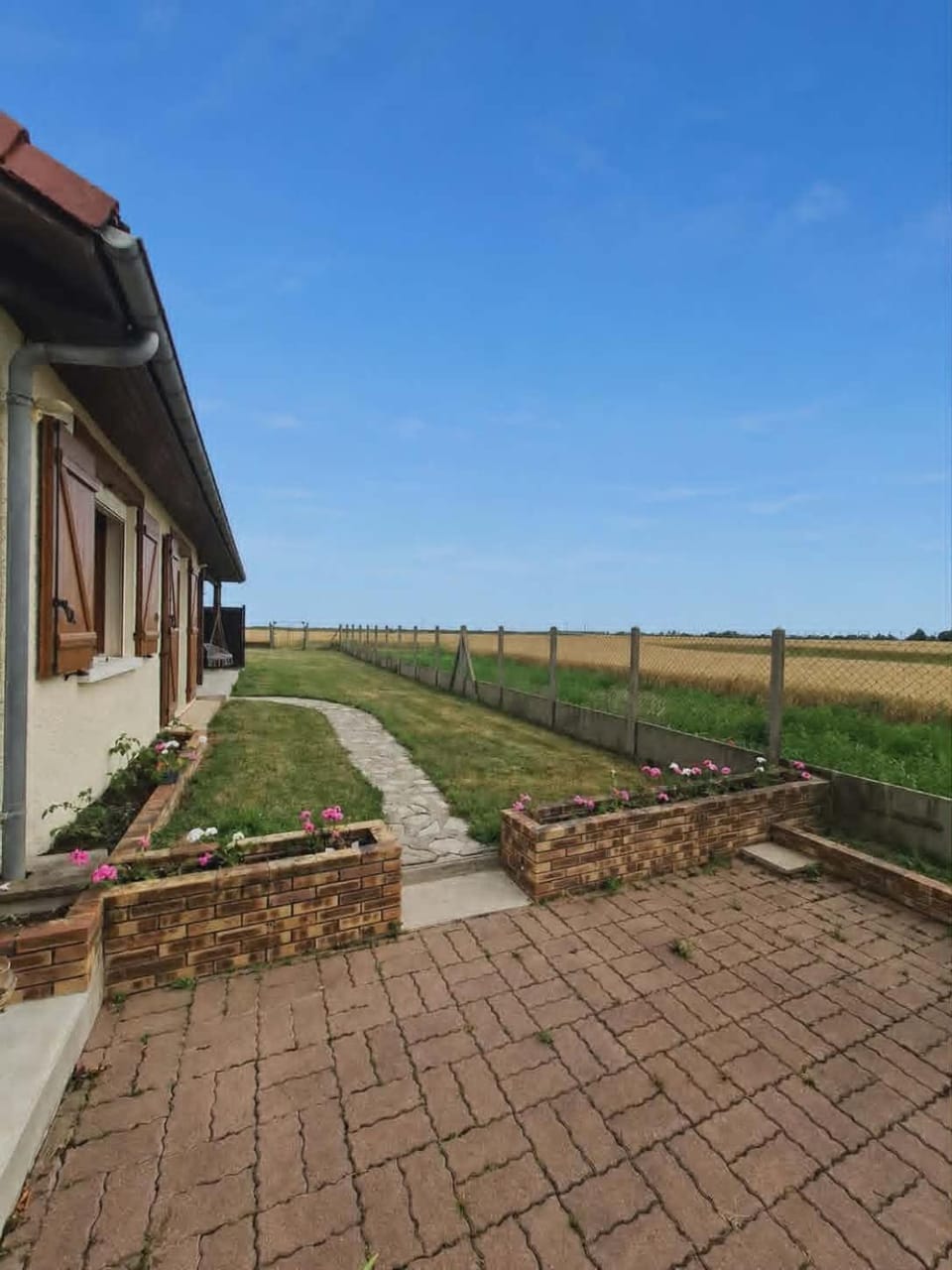 Property building, Garden, Garden view