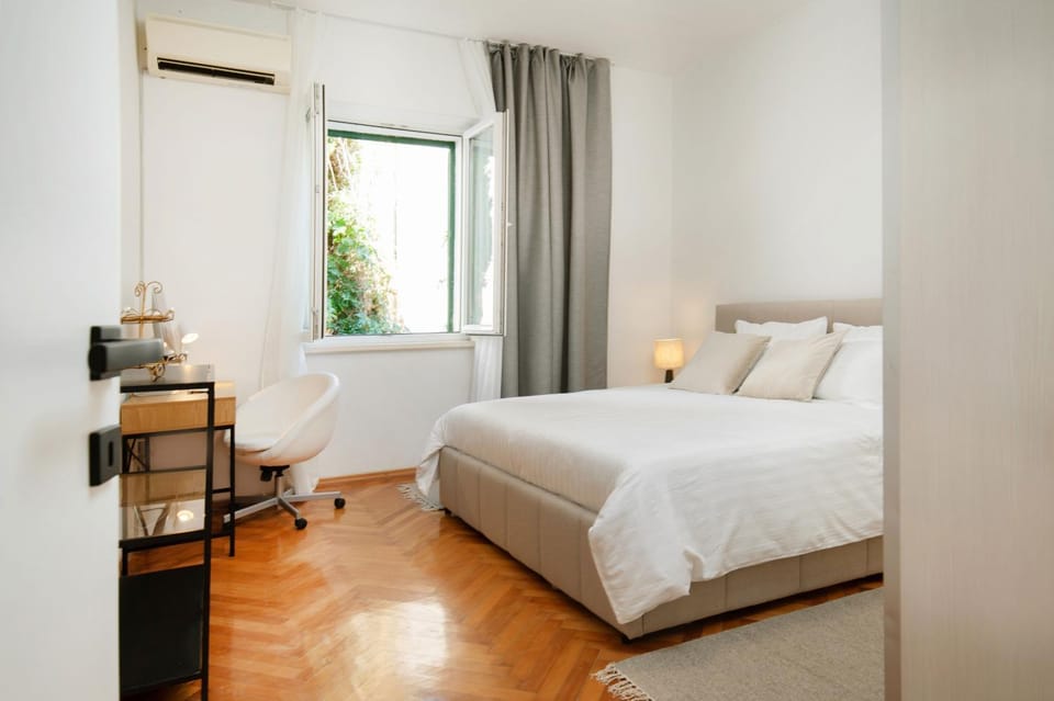 NEW Stylish 2BR 2 Bathrooms 2 min to Bačvice Beach Apartment in Split