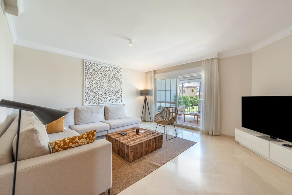 Beautiful And Bright Beach Home House in Marbella
