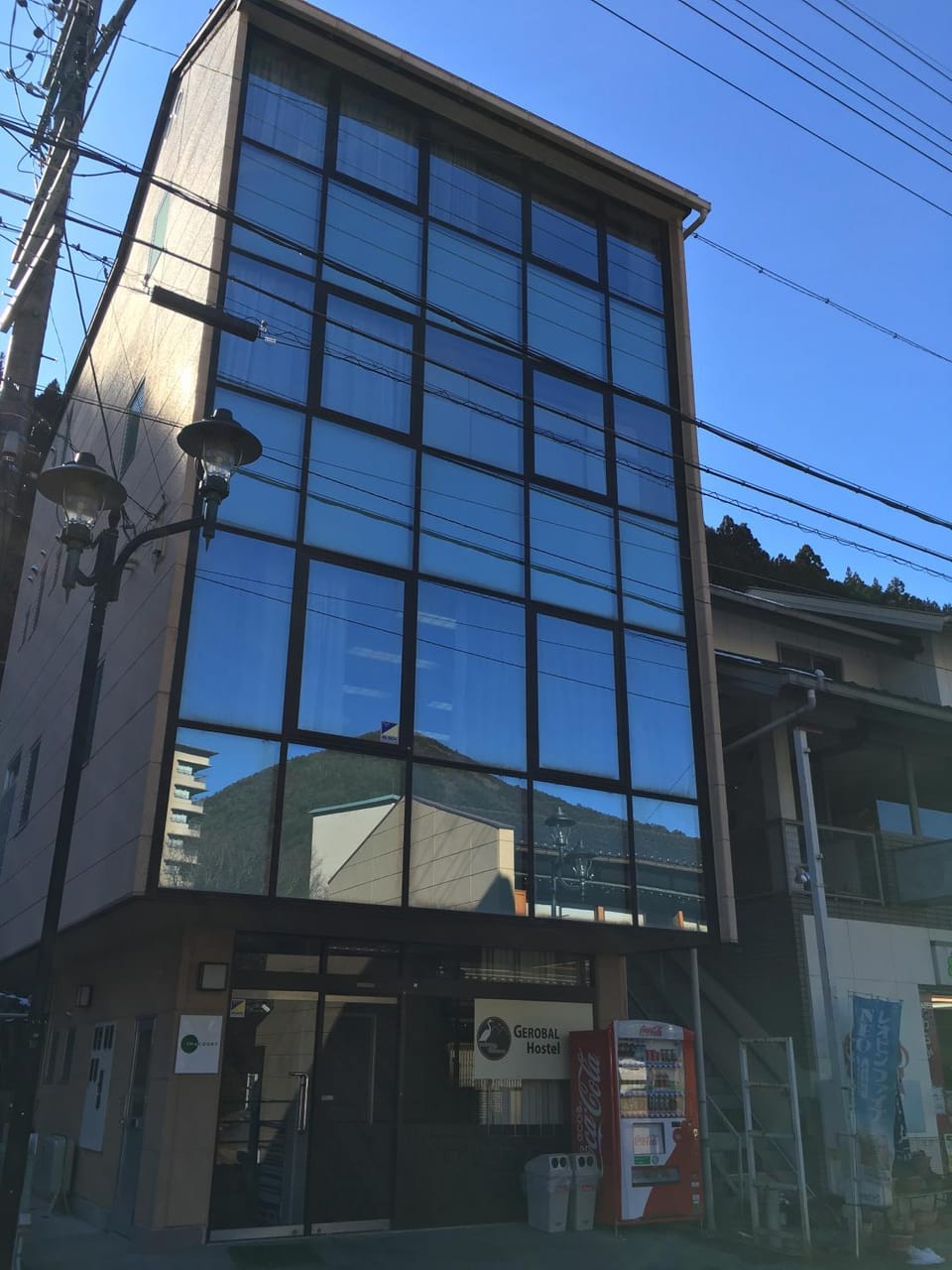 Facade/entrance, Area and facilities