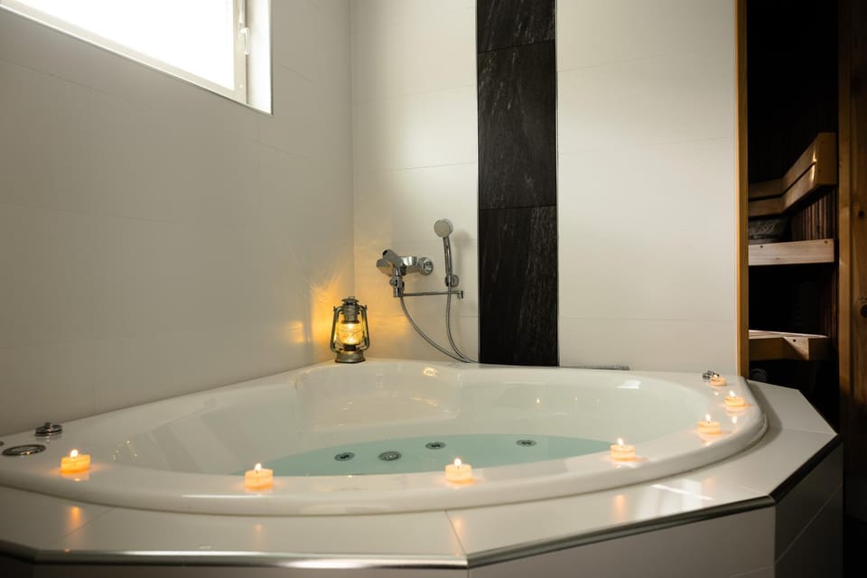 Hot Tub, Bathroom, Bath