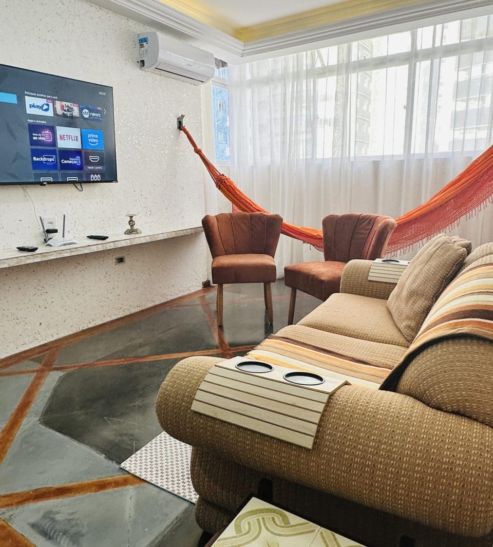 Communal lounge/ TV room, Living room, Seating area
