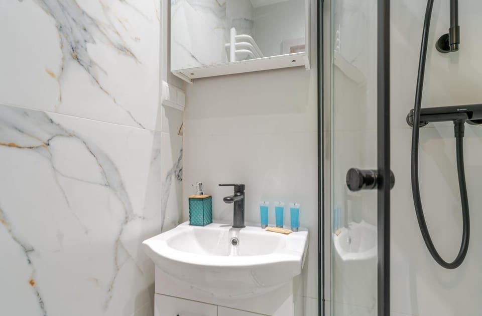 Shower, Bathroom