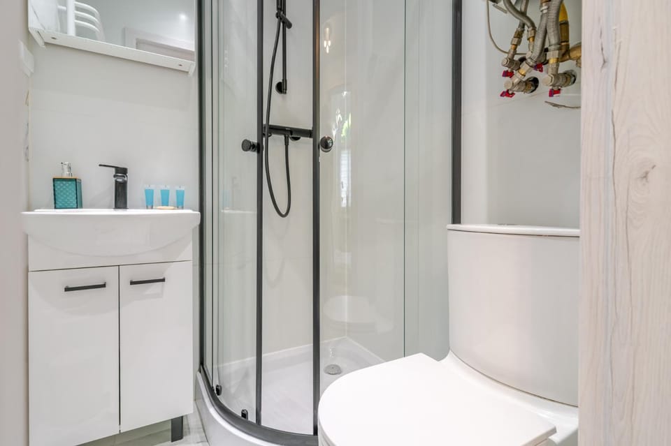 Shower, Bathroom, towels