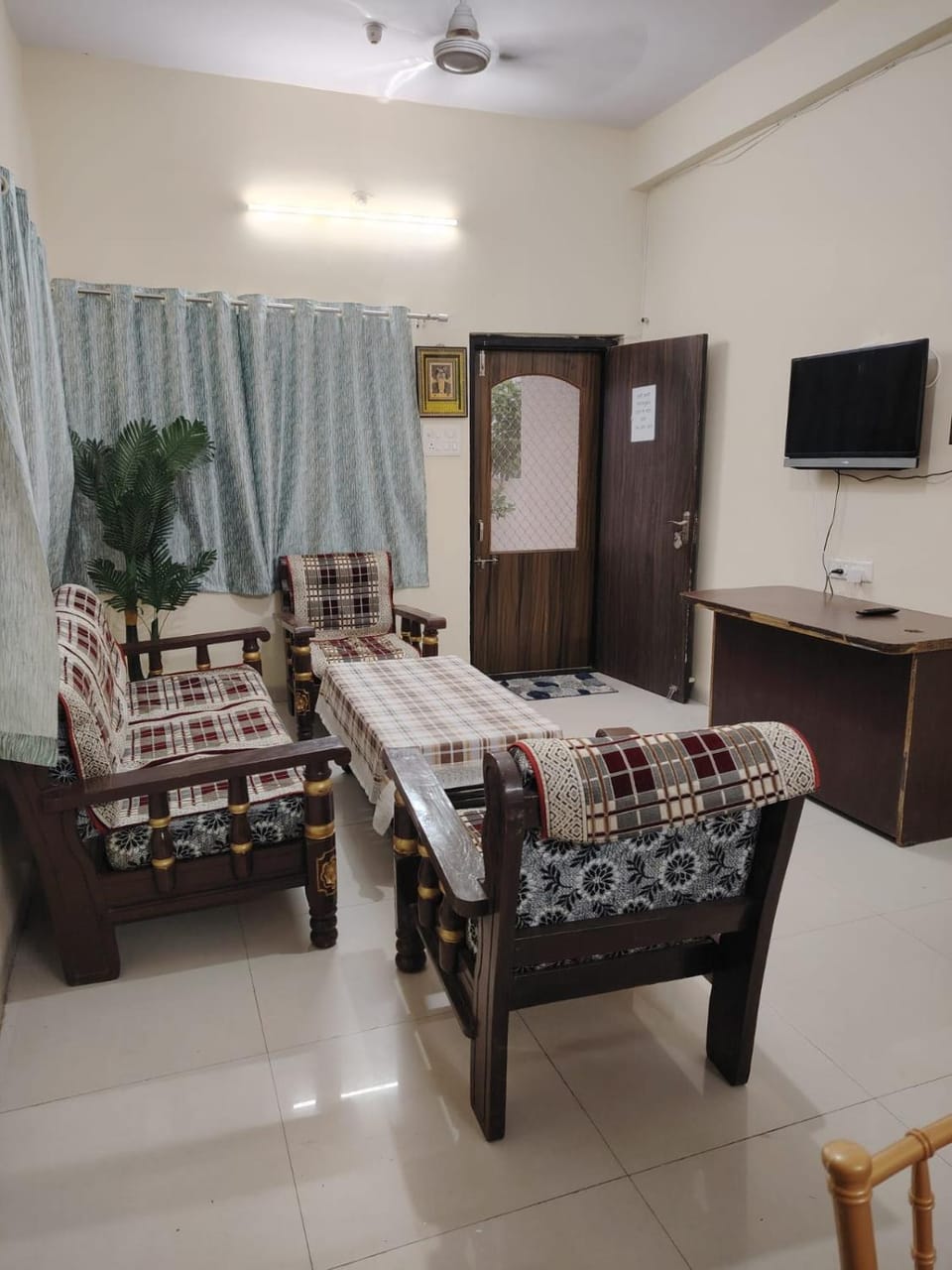 Communal lounge/ TV room, Living room