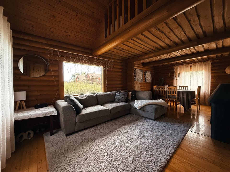 Hubane palkmaja Otepää südames House in Estonia