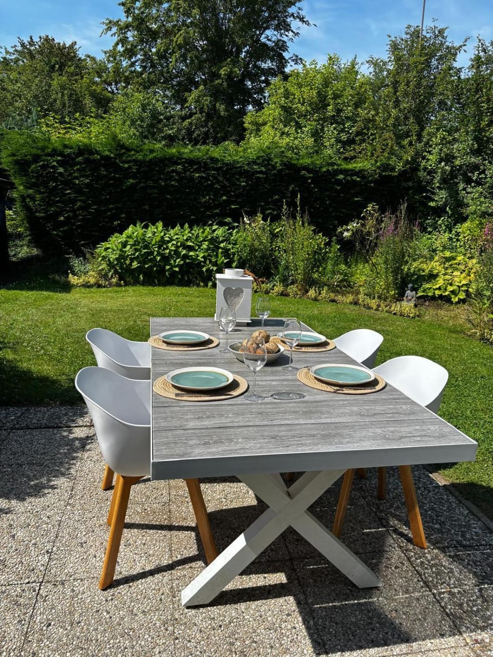 Dining area, Garden view