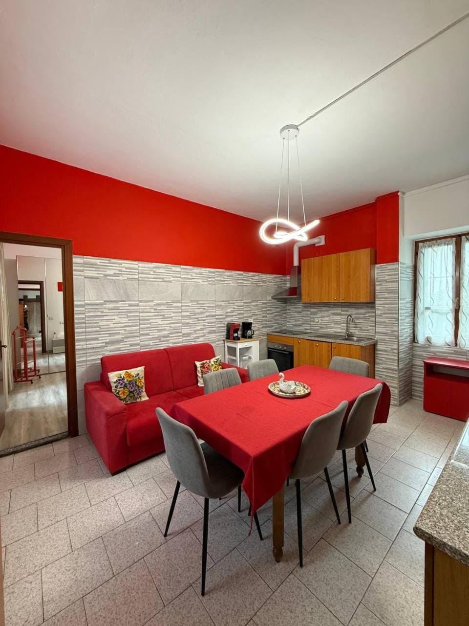 Charming Flat Red Orta Relax e Comfort Apartment in Omegna
