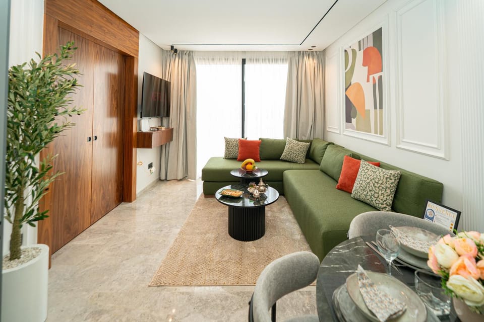 Luxury Stay Oasis Station Free Parking Fast Wi-Fi Apartment in Casablanca