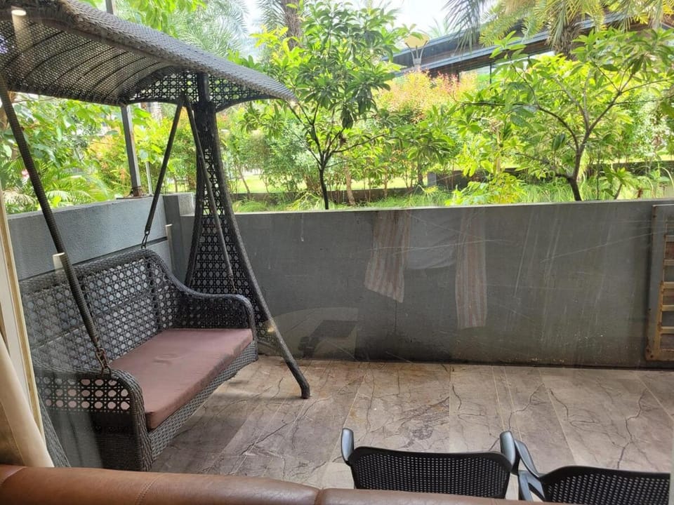 Ivory stays Luxury Private Pool Villa Near Tungarli ,Jacuzzi Family & Party Friendly Villa in Lonavla