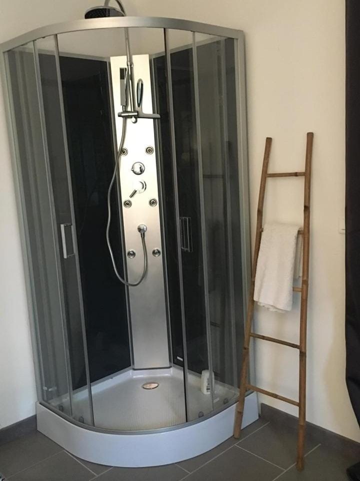 Charmant chalet climatisé avec parking sécurisé Apartment in Nouvelle-Aquitaine
