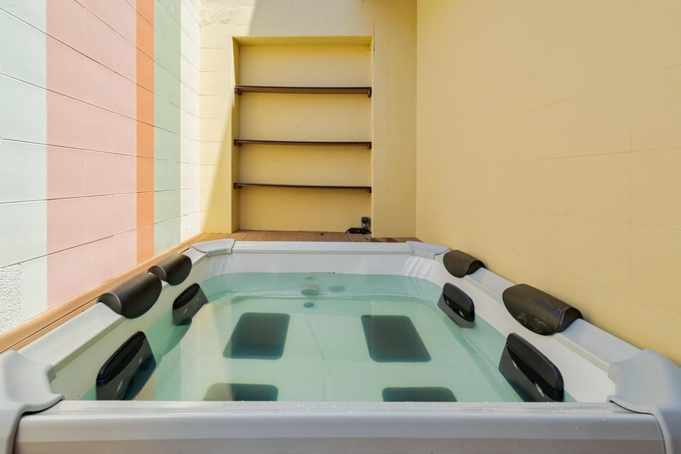 Patio, Hot Tub