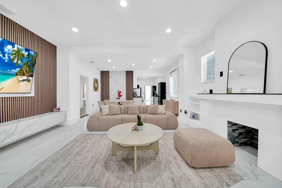 Luxury Villa Allegra 5BR Steps to Wynwood Villa in Miami