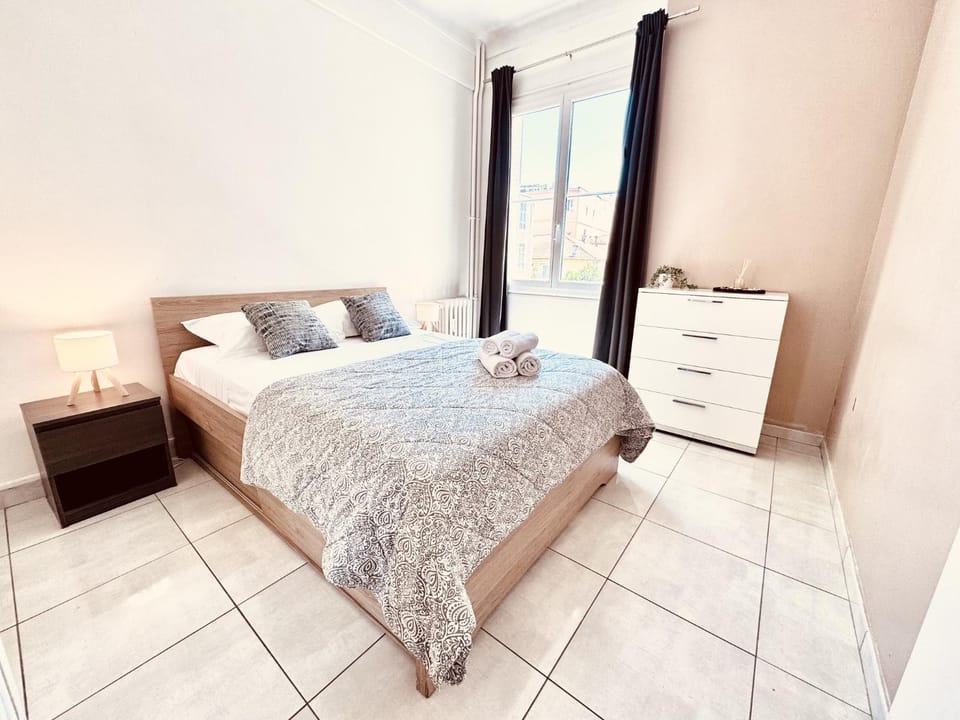 Bed, Bedroom