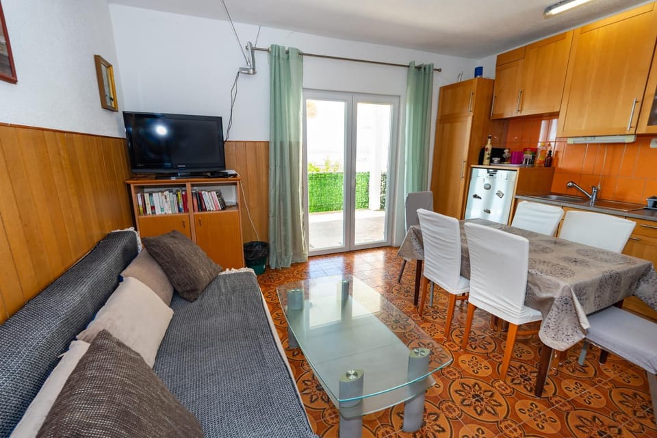 TV and multimedia, Living room, dishwasher, kitchen