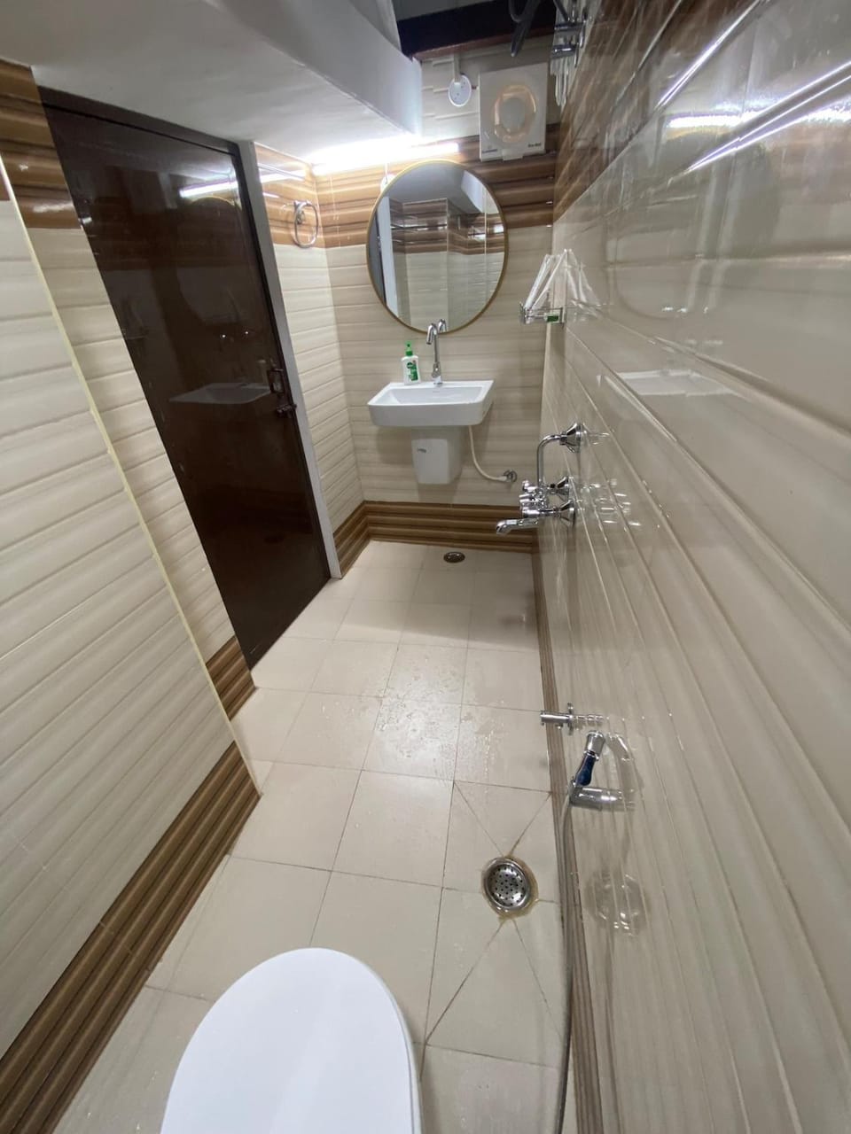 Umbrella Comfy Stays - Kuppu Bed and Breakfast in Madurai