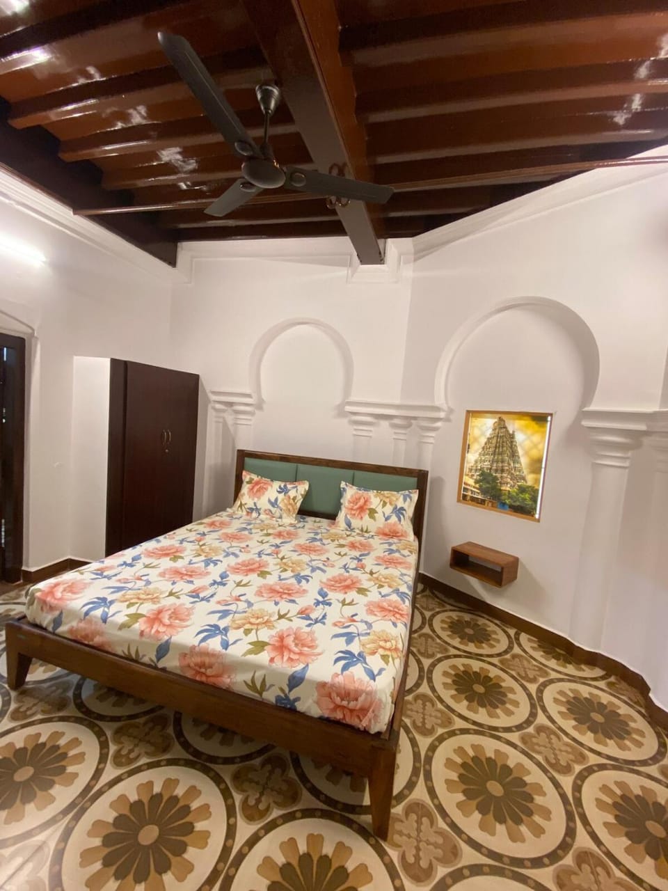 Umbrella Comfy Stays - Kuppu Bed and Breakfast in Madurai