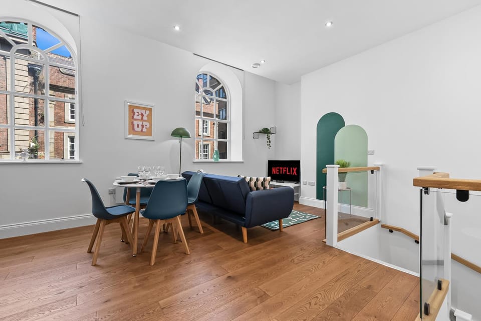 Living room, Dining area