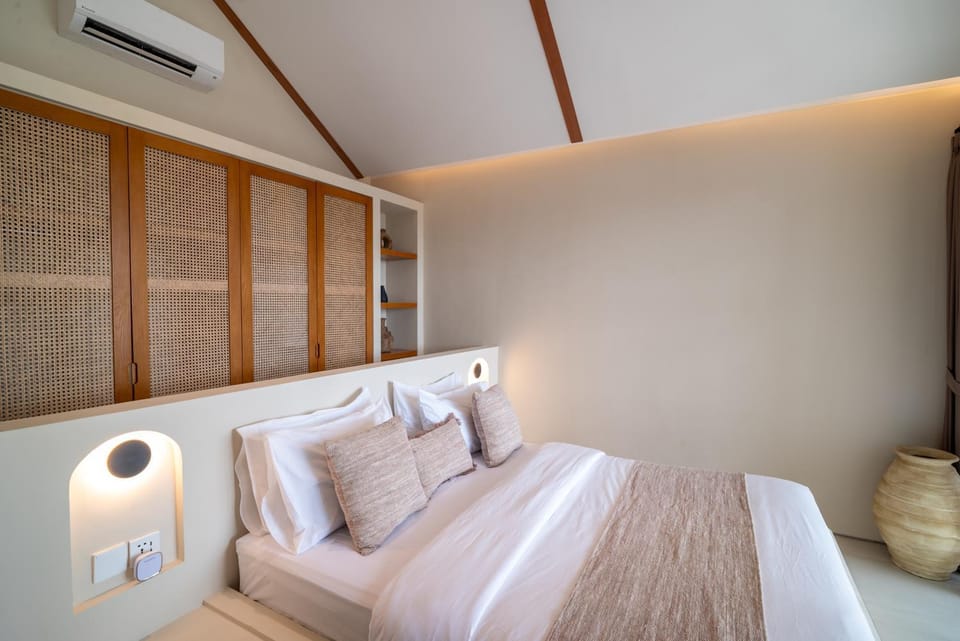 Luna Loft -Luxury Loft Pool Villa Prime Uluwatu Location House in Bali
