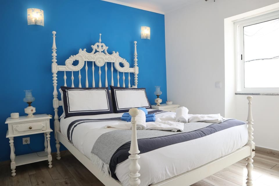 Bed, Bedroom, towels, wardrobe