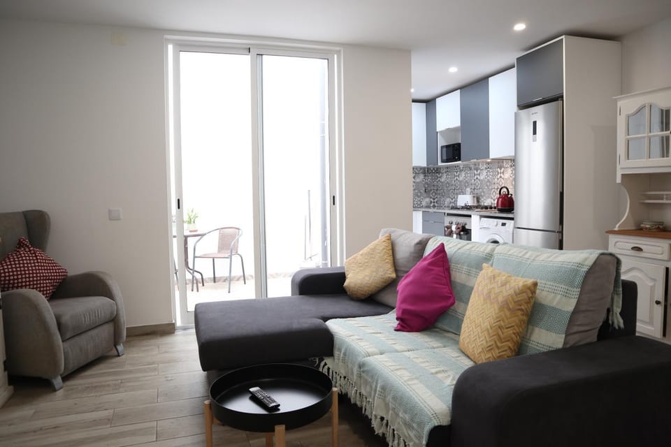 Living room, Seating area, kitchen
