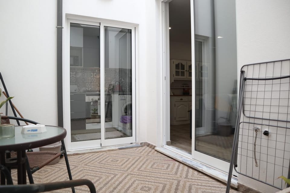 Property building, Garden, Balcony/Terrace, Balcony/Terrace, Seating area, Inner courtyard view