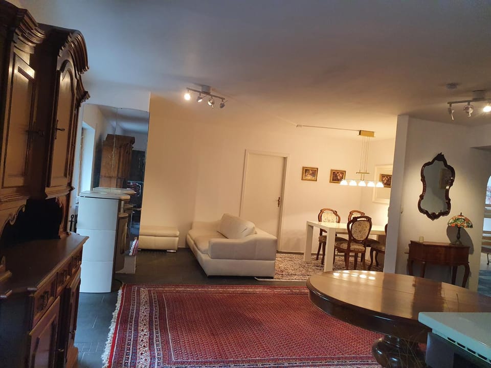 Sleep & Go - Sechsbettzimmer inkl 2 Luftbetten mit Gemeinschaftsbad Bed and Breakfast in Sonthofen