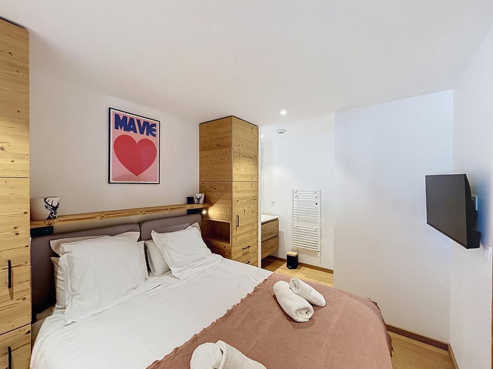 Bed, Bedroom