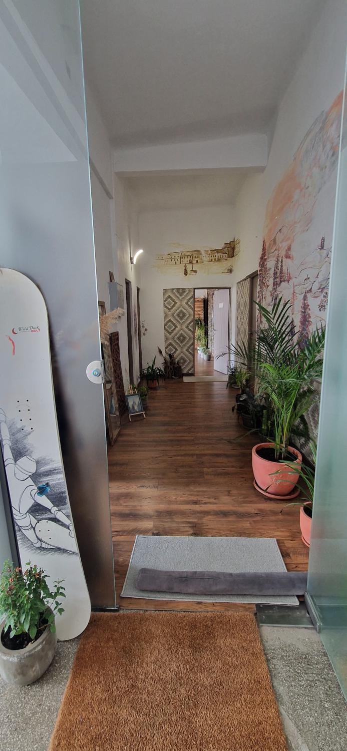 Property building, Lobby or reception, Other, Decorative detail, internet