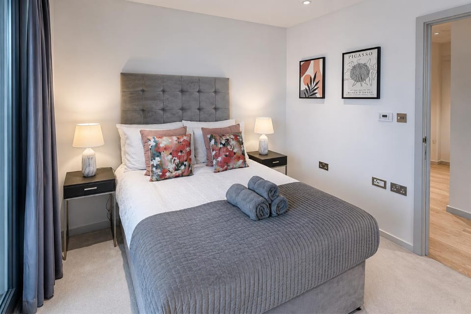 Bed, Photo of the whole room, Bedroom, hair dryier, heating, internet, towels, wardrobe