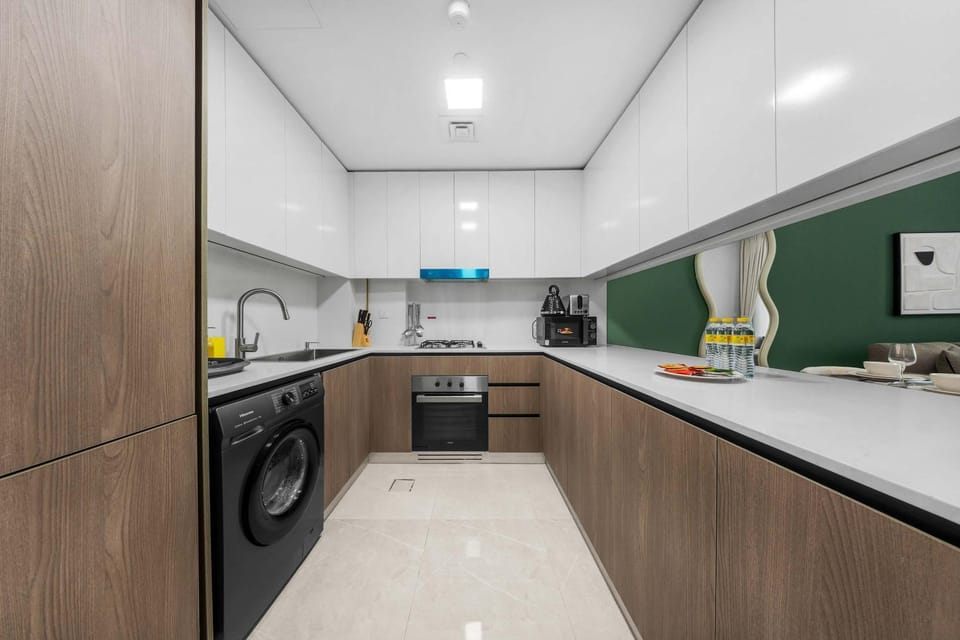 Free housekeeping visits during your stay - StayShort - Stylish 2 Bed Apartment in Silicon Oasis for 6 with Balcony Apartment in Dubai