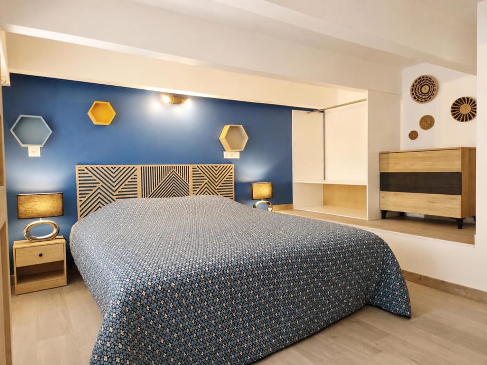 Le Majestic Blue Apartment in Saumur