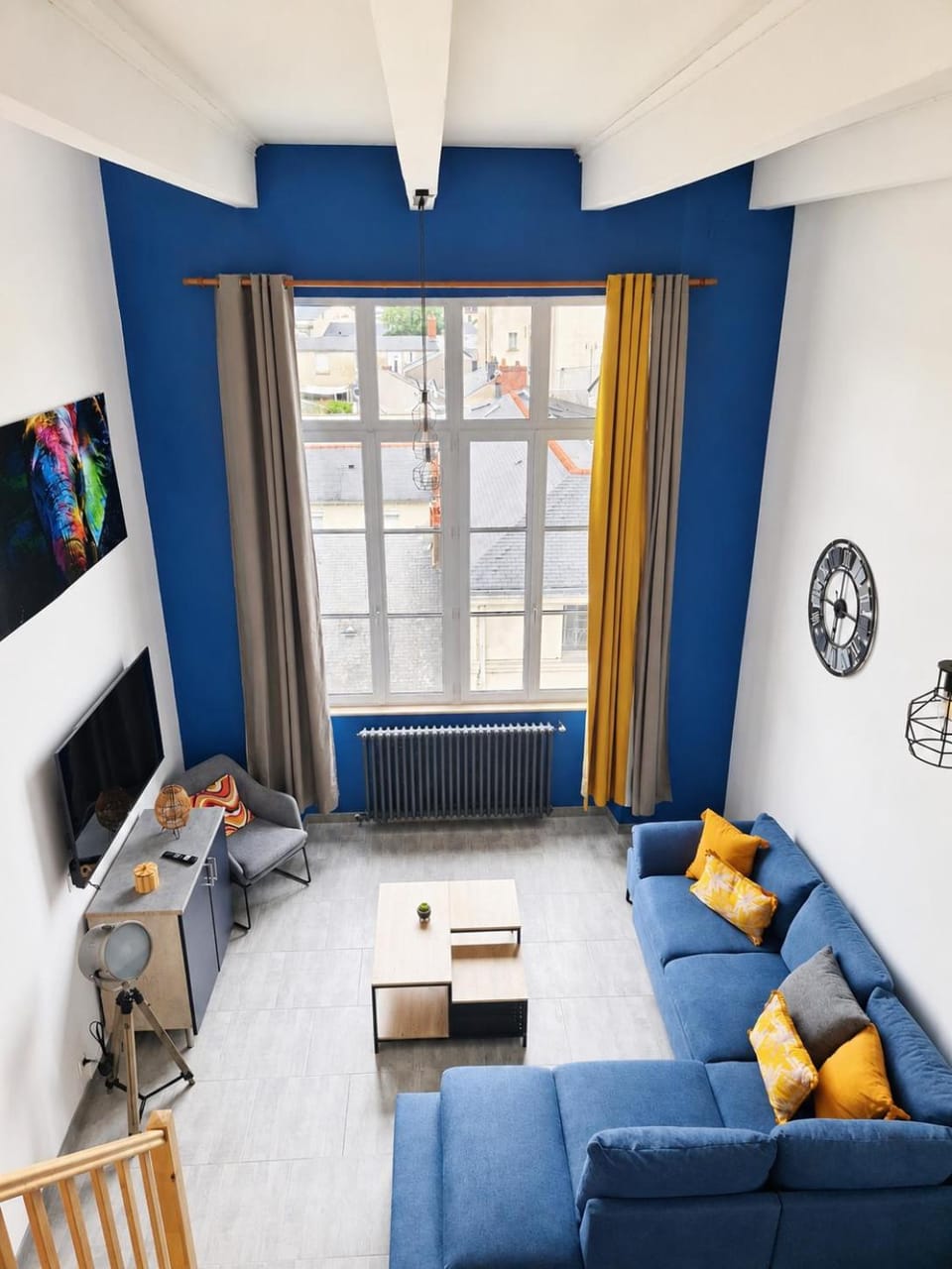 Le Majestic Blue Apartment in Saumur