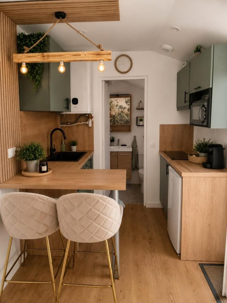 Kitchen or kitchenette