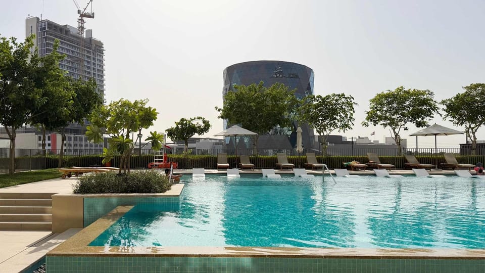 Rentico - Luxury 1BR 5 Min to Dubai Hills Mall Apartment in Dubai