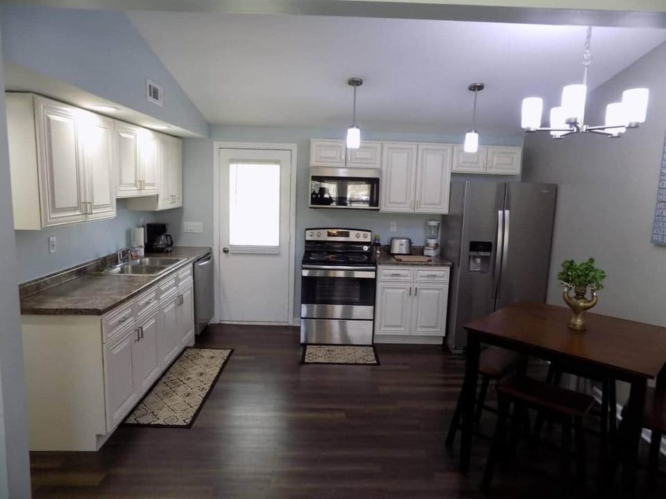 Brand New 2 bedroom Home close to Warren Dunes! House in Sawyer