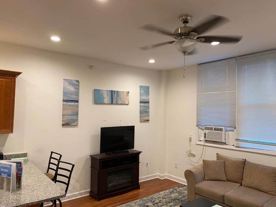 1 Bedroom getaway in downtown Sawyer Near Lake!!! Apartment in Sawyer