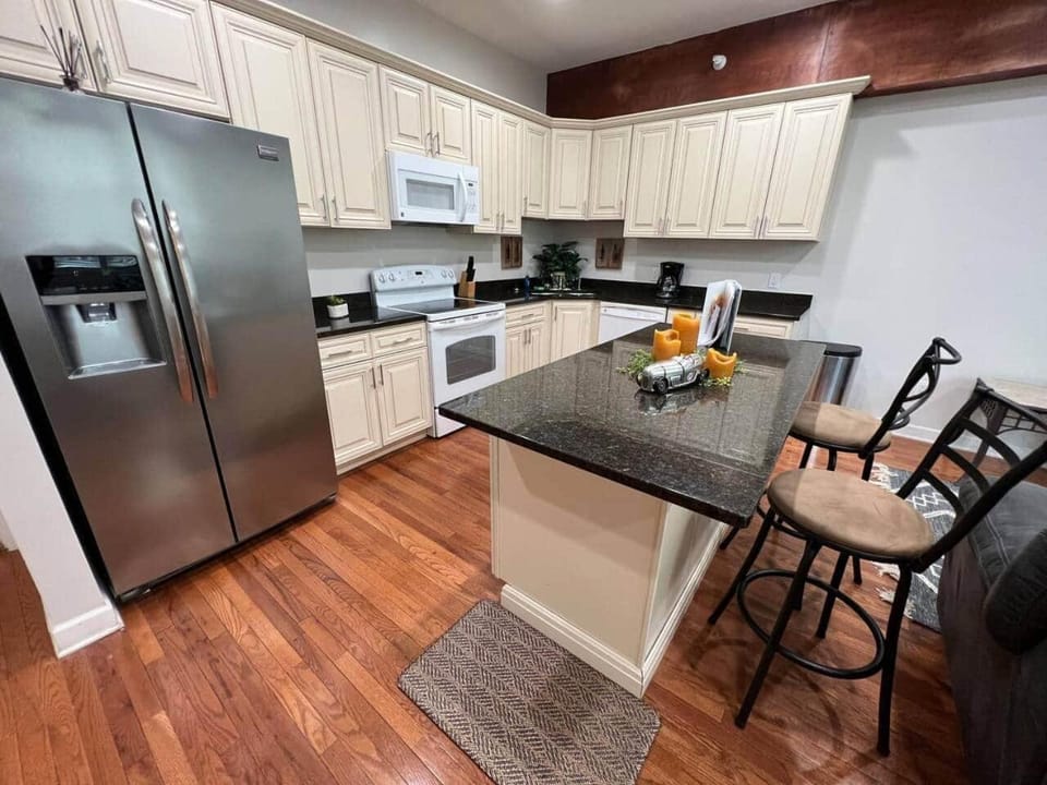 New Unit In Downtown Sawyer Close to Warren Dunes Apartment in Sawyer