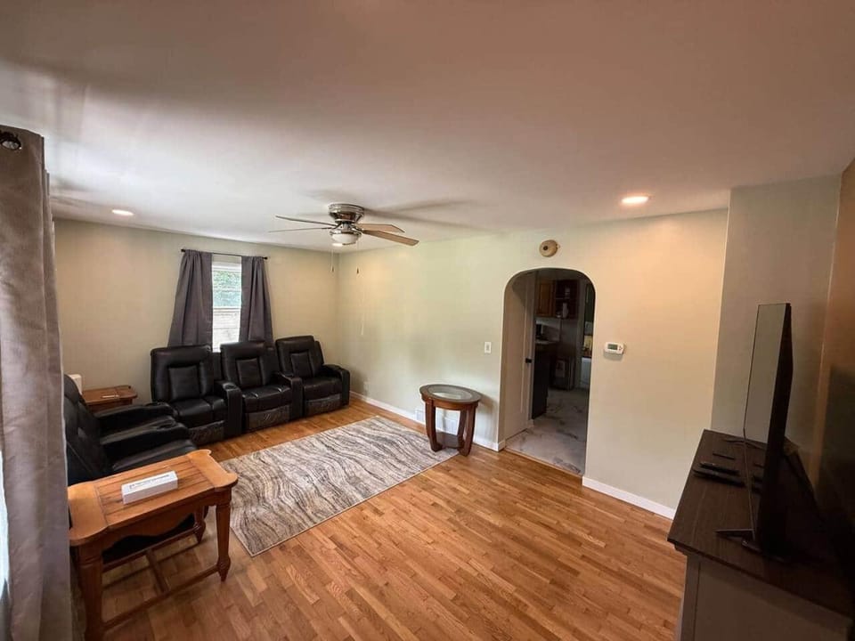 Cozy Home Mins to Lake/Breweries House in Bridgman