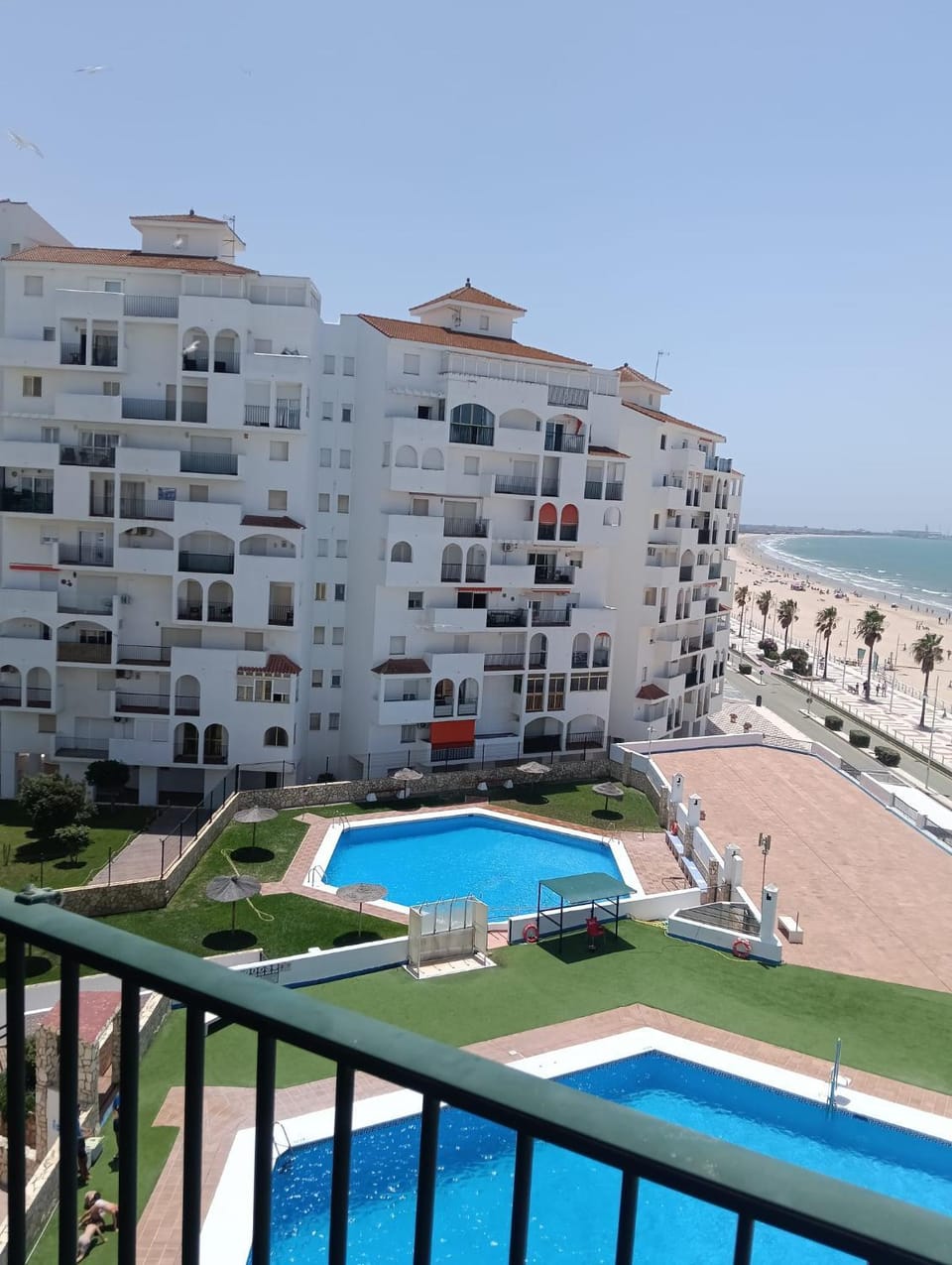 Property building, Garden, Pool view, Swimming pool