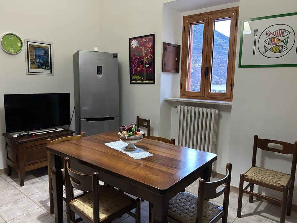 TV and multimedia, Kitchen or kitchenette, Dining area, oven