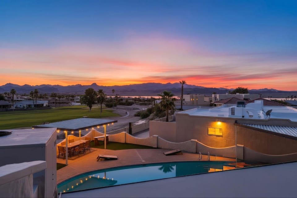 Golf Course Retreat: Pool, RV/Boat Pkg, Lake Views House in Lake Havasu City