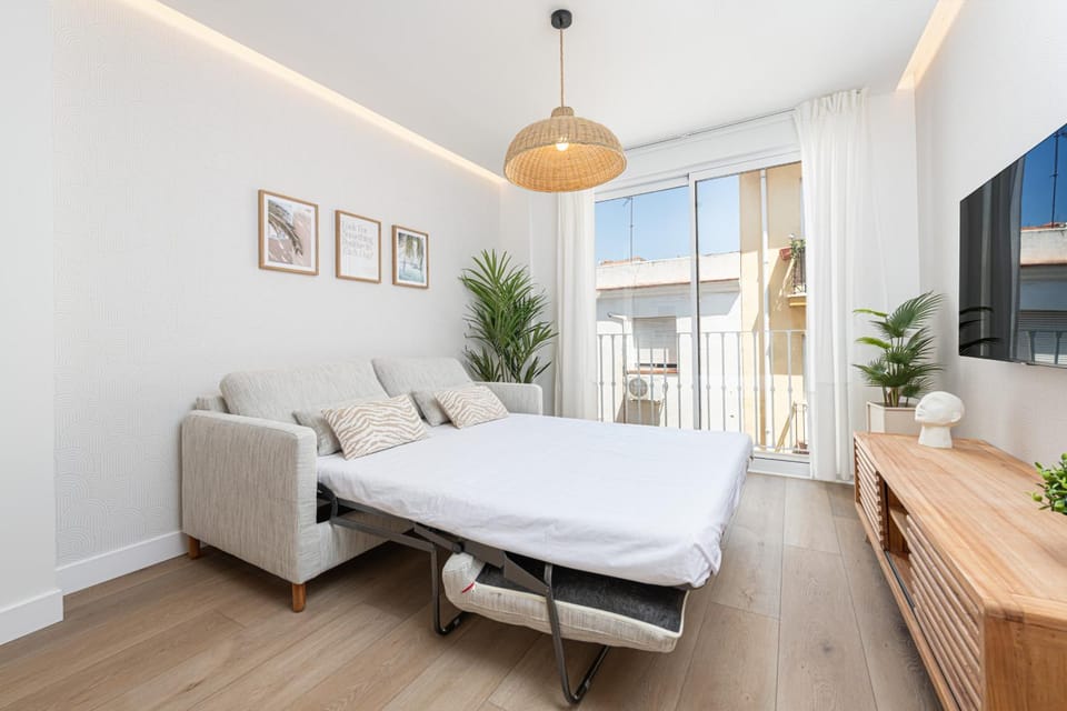 Bed, Living room, Photo of the whole room